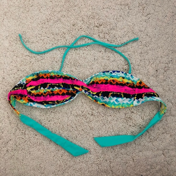 NEW dELia*s Twist Bandeau Bikini Top - Picture 1 of 3